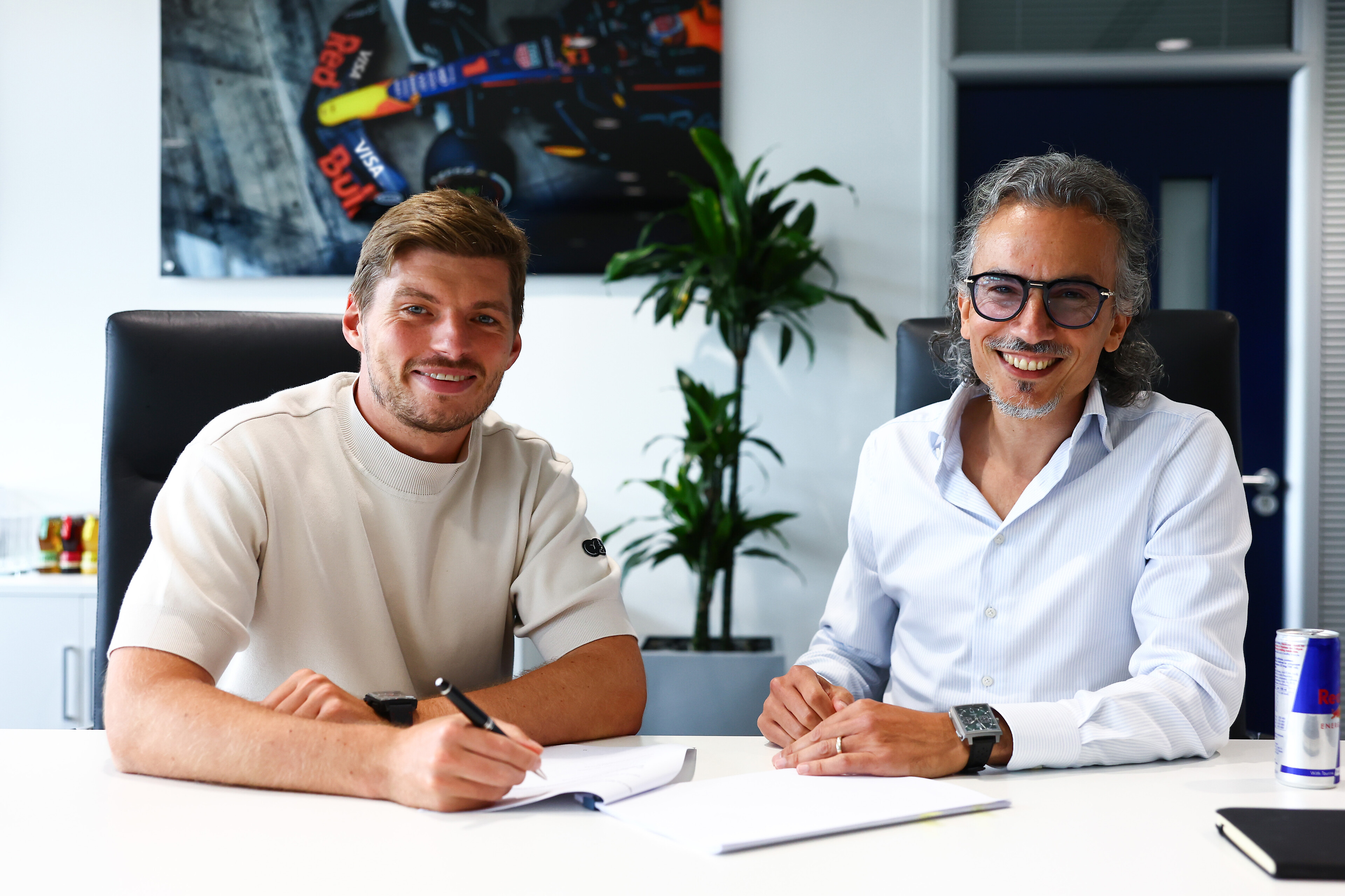 Verstappen commits to Red Bull through 2030